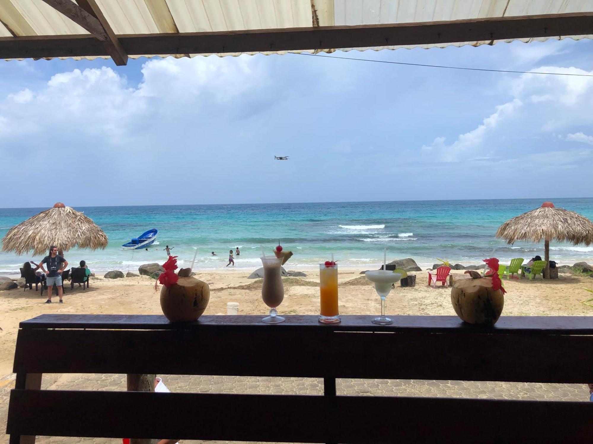 Paraiso Beach Hotel Brig Bay Exterior foto