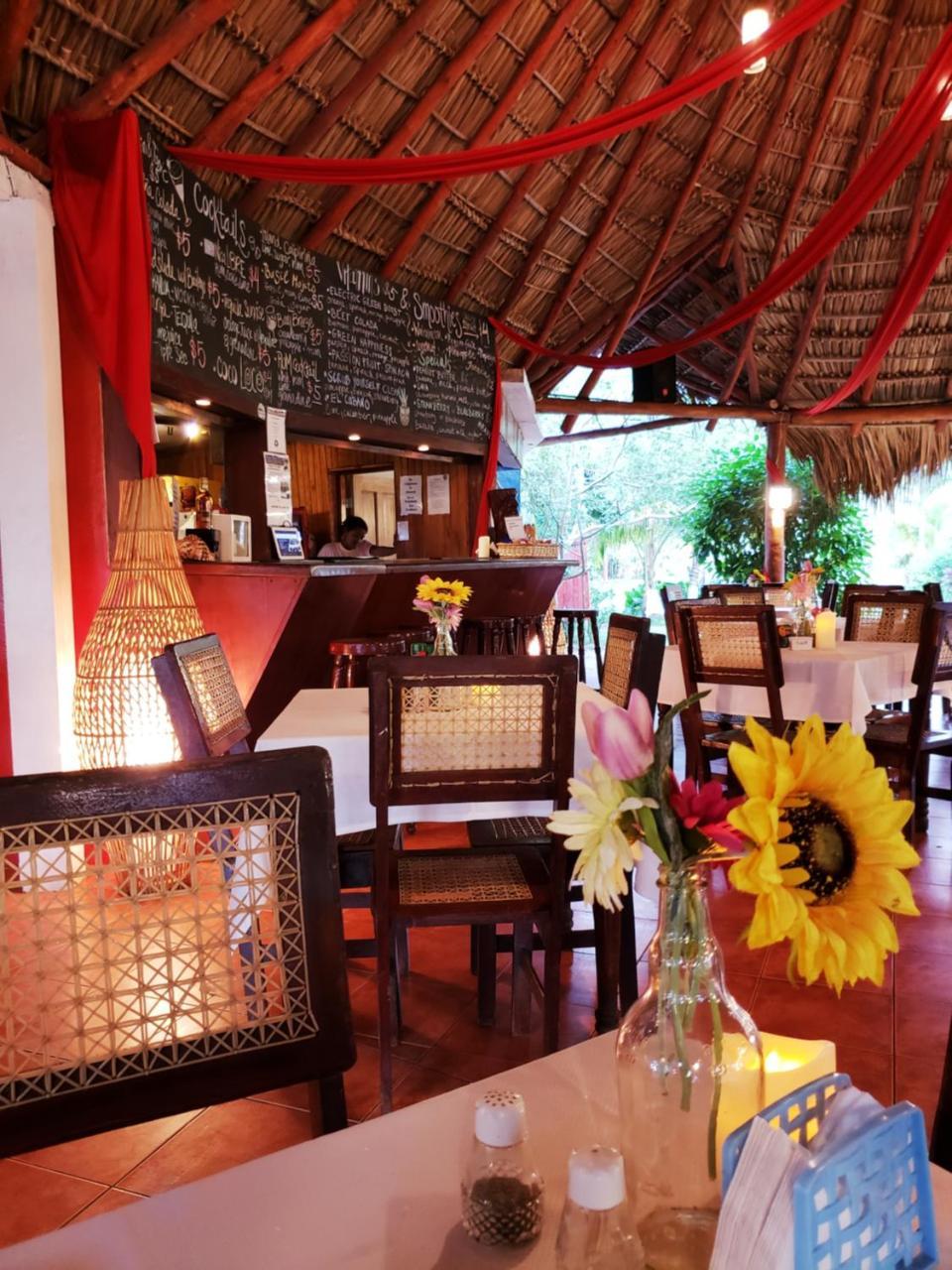 Paraiso Beach Hotel Brig Bay Exterior foto